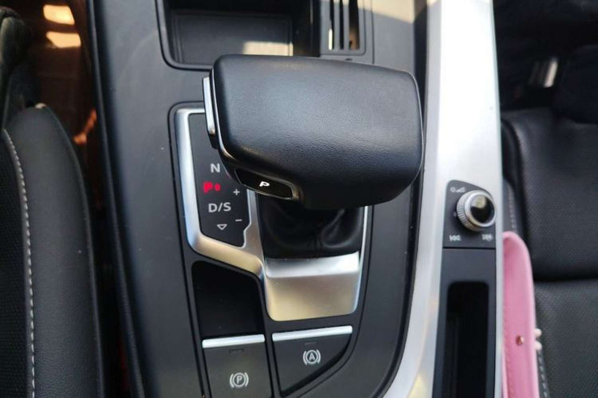 Used Audi A4L 2020 40 TFSI Fashion Dynamic Model Gear Lever