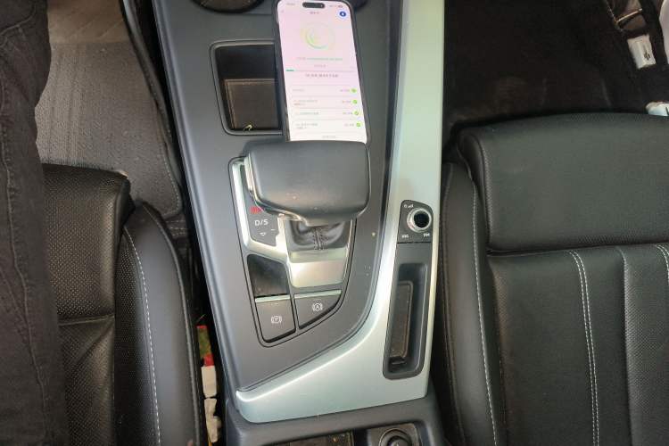 Used Audi A4L 2020 40 TFSI Fashion Dynamic Model Gear Lever