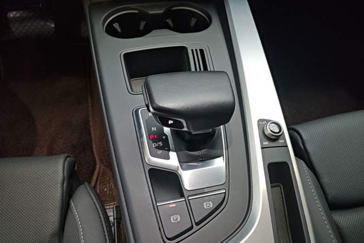 Used Audi A4L 2020 40 TFSI Fashion Dynamic Model Gear Lever