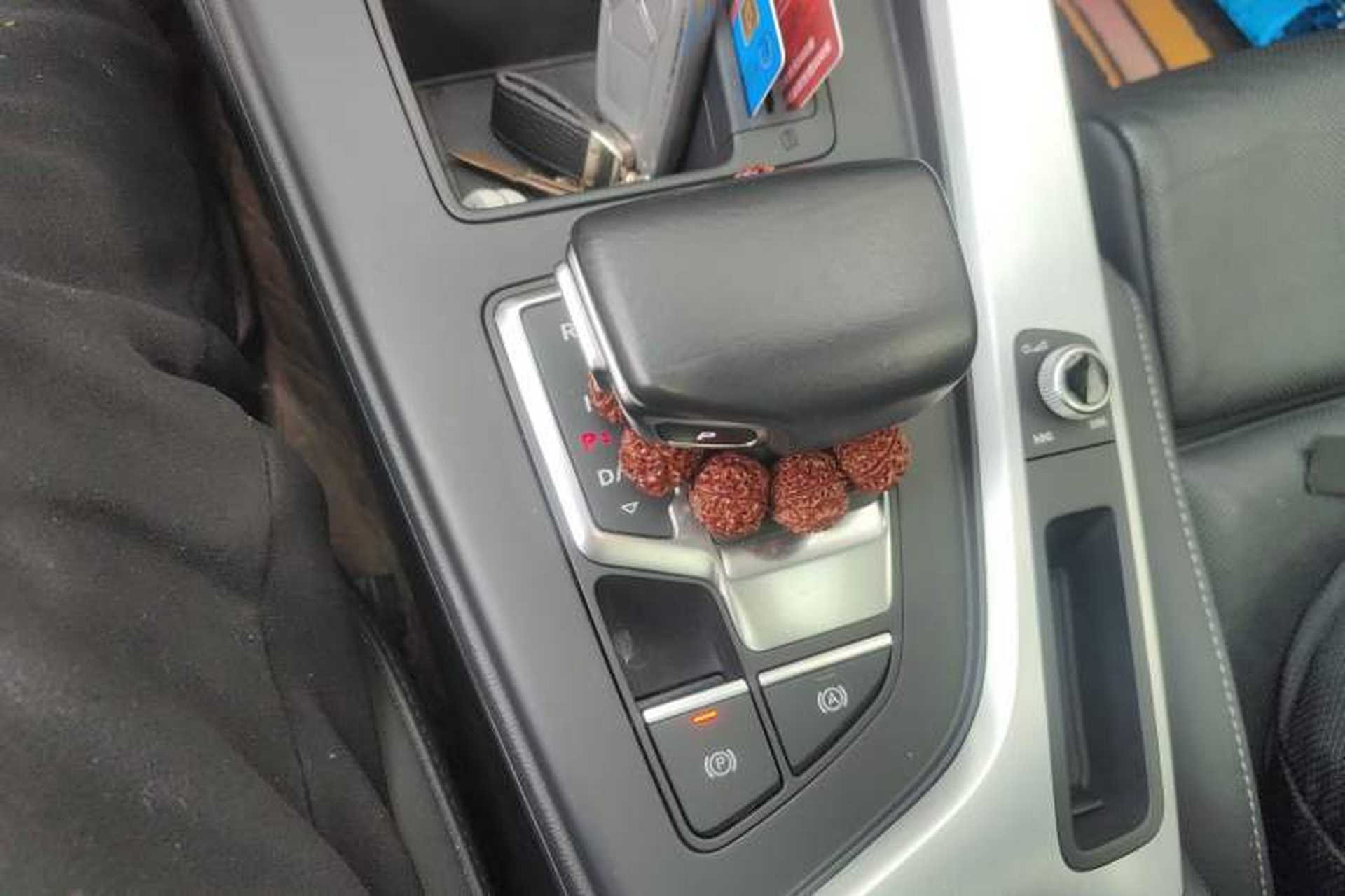 Used Audi A4L 2020 40 TFSI Fashion Dynamic Model Gear Lever