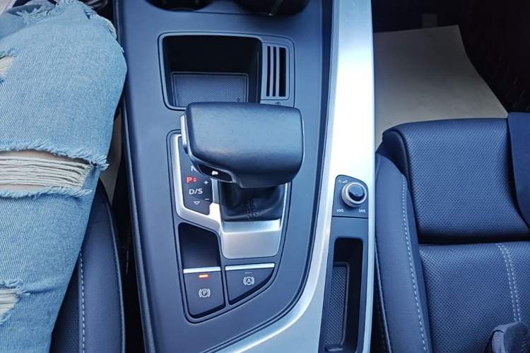 Used Audi A4L 2020 40 TFSI Fashion Dynamic Model Gear Lever
