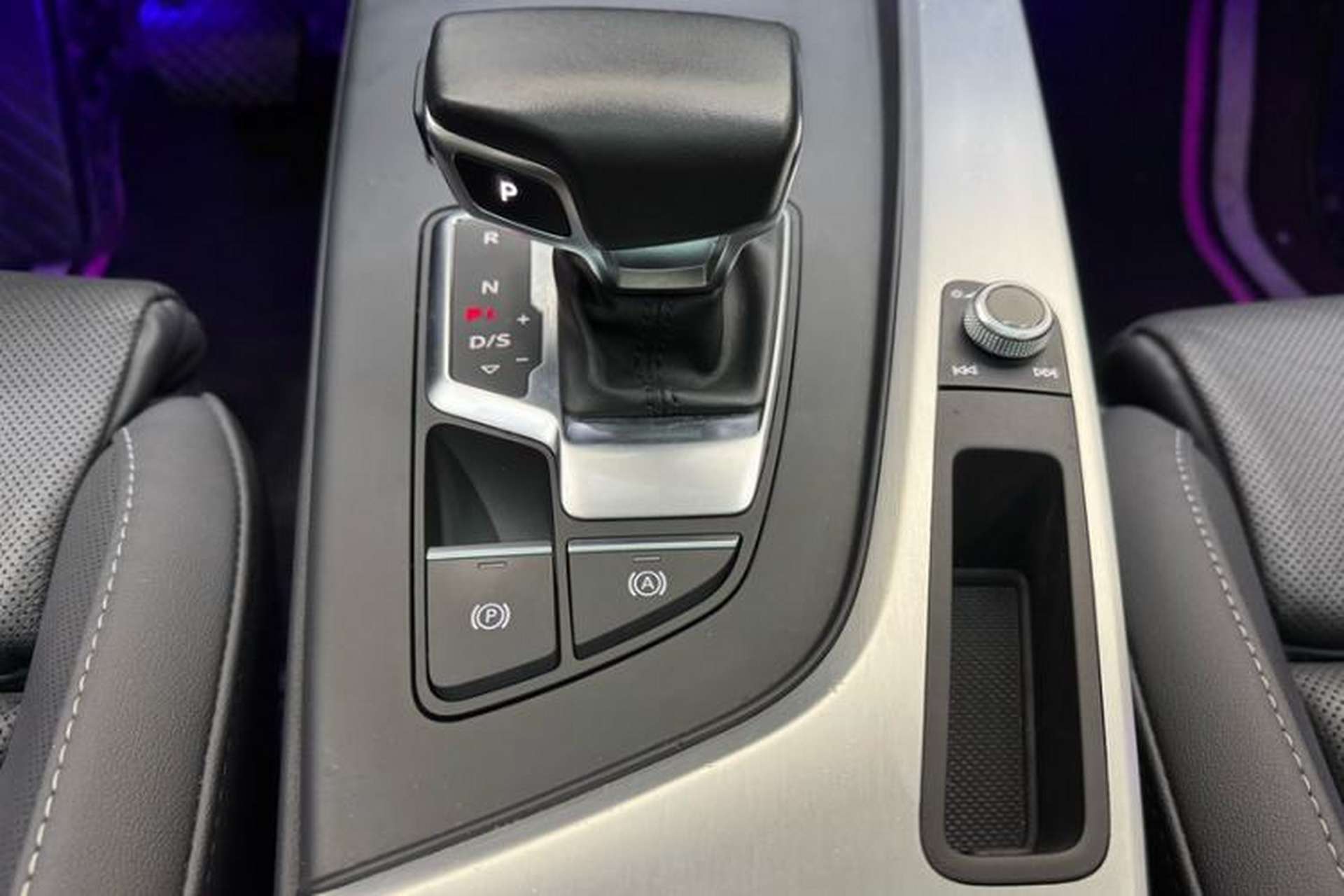 Used Audi A4L 2020 40 TFSI Fashion Dynamic Model Gear Lever