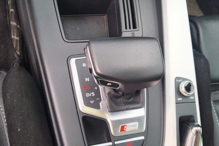 Used Audi A4L 2020 40 TFSI Fashion Dynamic Model Gear Lever