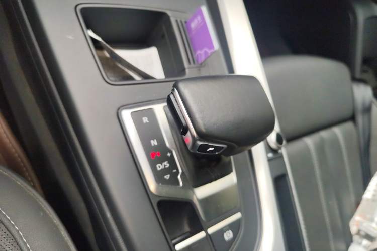 Used Audi A4L 2020 40 TFSI Luxury Dynamic Model Gear Lever