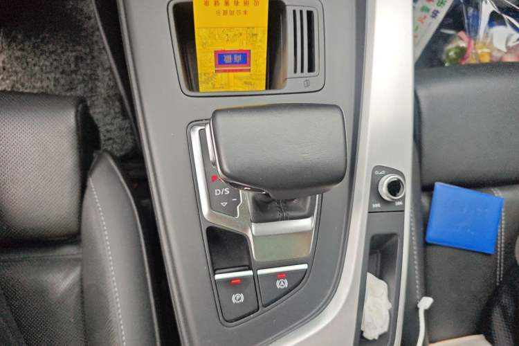 Used Audi A4L 2020 40 TFSI Luxury Dynamic Model Gear Lever