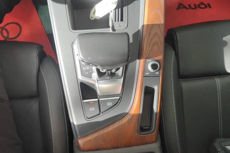 Used Audi A4L 2020 40 TFSI Fashion Dynamic Model Gear Lever