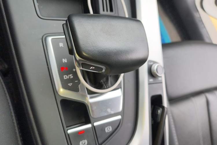 Used Audi A4L 2020 40 TFSI Fashion Dynamic Model Gear Lever