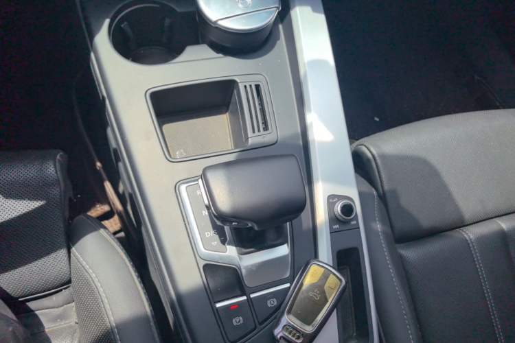 Used Audi A4L 2020 40 TFSI Fashion Dynamic Model Gear Lever