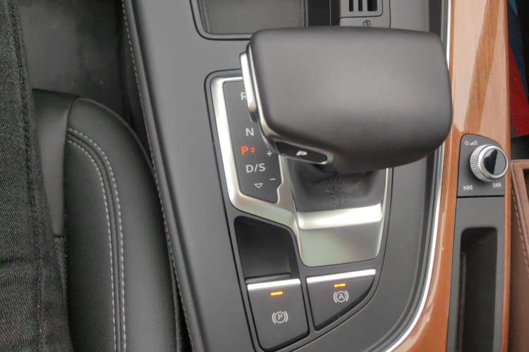 Used Audi A4L 2020 40 TFSI quattro Luxury Prestige Edition Gear Lever
