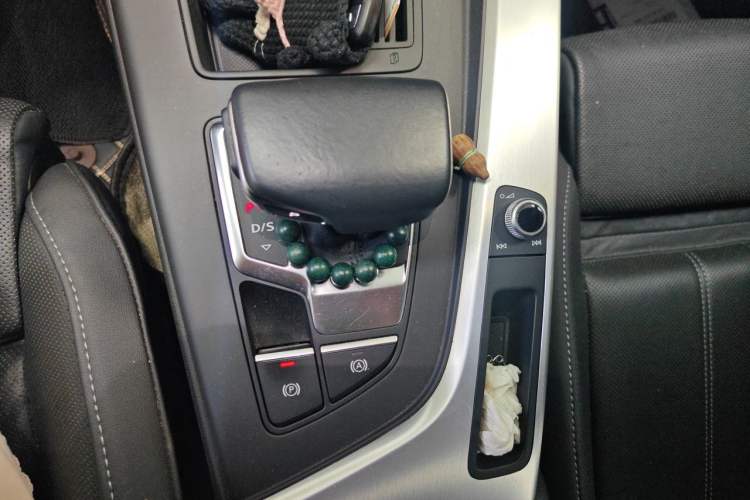 Used Audi A4L 2020 40 TFSI Fashion Dynamic Model Gear Lever