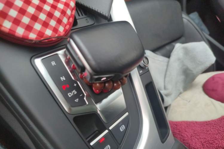 Used Audi A4L 2020 40 TFSI Luxury Dynamic Model Gear Lever