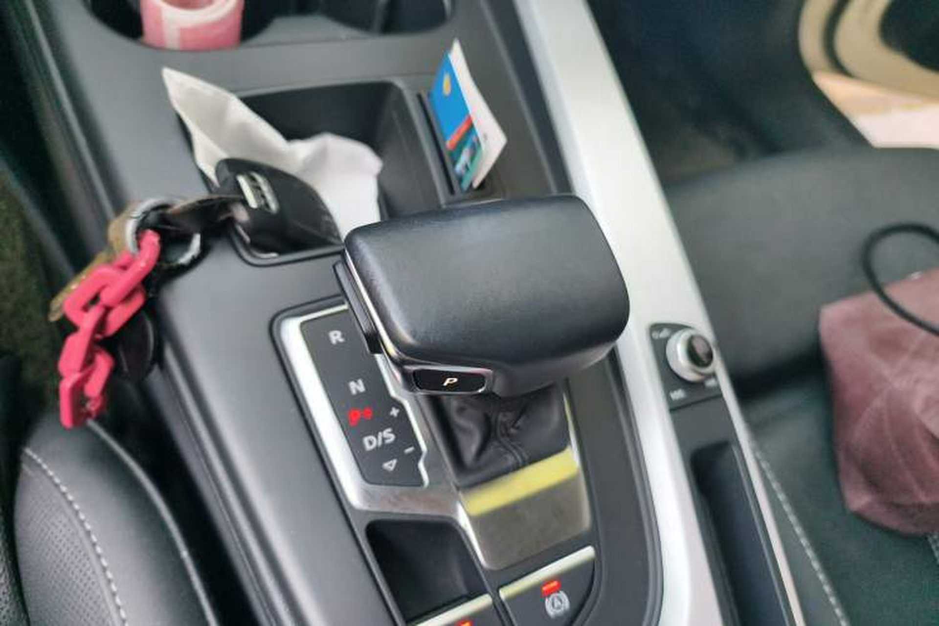 Used Audi A4L 2020 40 TFSI Fashion Dynamic Model Gear Lever