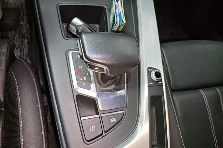 Used Audi A4L 2020 40 TFSI Fashion Dynamic Model Gear Lever