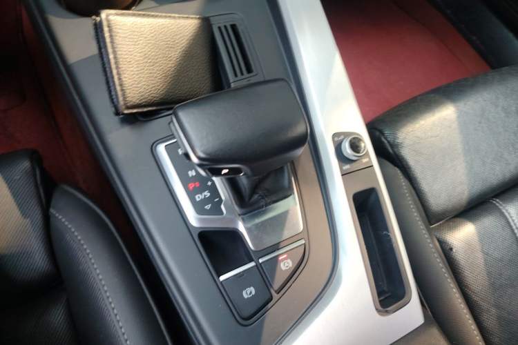 Used Audi A4L 2020 40 TFSI Fashion Dynamic Model Gear Lever