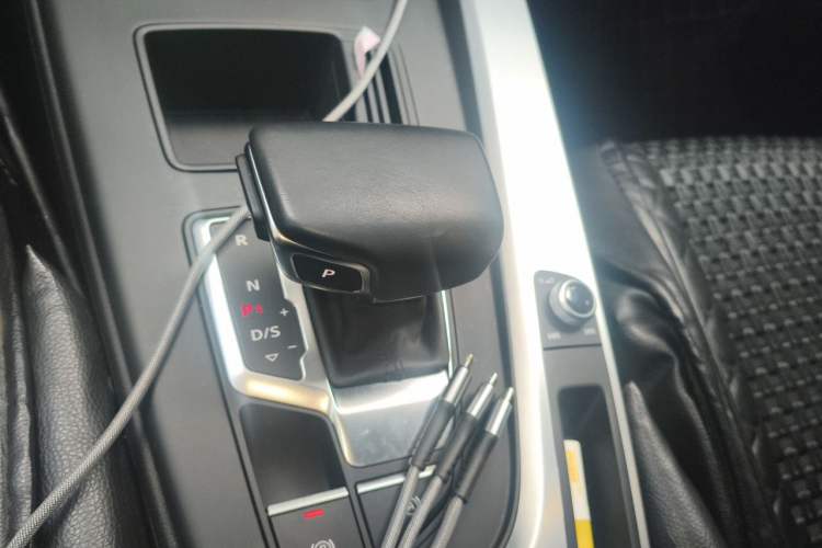 Used Audi A4L 2020 40 TFSI Fashion Dynamic Model Gear Lever