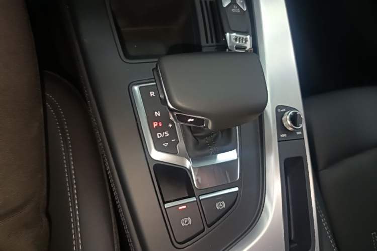 Used Audi A4L 2020 40 TFSI Luxury Prestige Edition Gear Lever