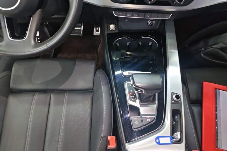 Used Audi A4L 2020 40 TFSI Fashion Dynamic Model Gear Lever