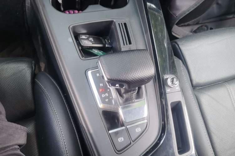 Used Audi A4L 2020 40 TFSI Fashion Dynamic Model Gear Lever