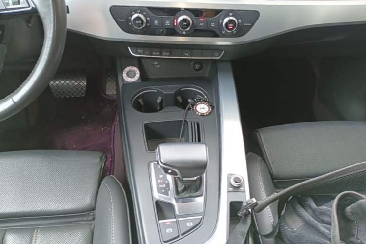 Used Audi A4L 2020 40 TFSI Fashion Dynamic Model Gear Lever