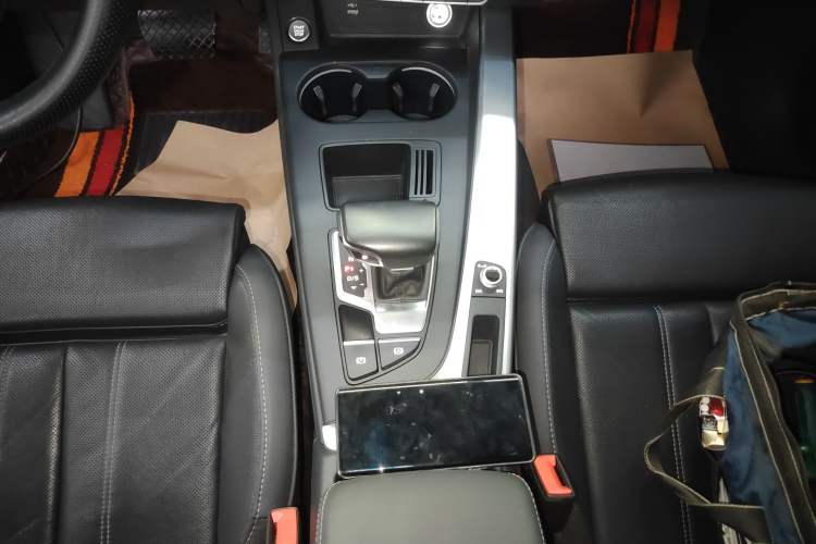 Used Audi A4L 2020 40 TFSI Fashion Dynamic Model Gear Lever