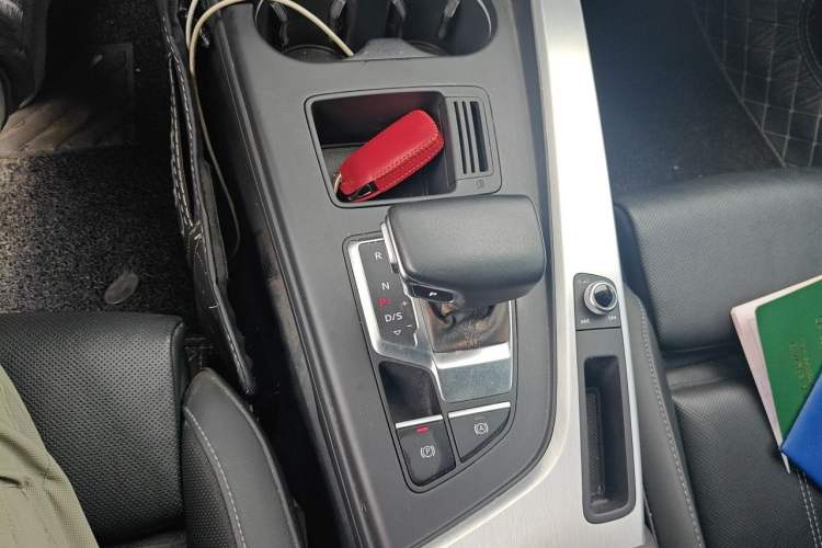 Used Audi A4L 2020 40 TFSI Luxury Dynamic Model Gear Lever