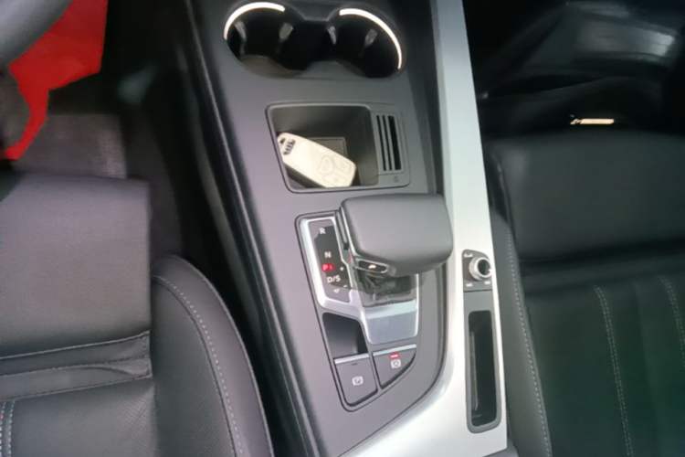 Used Audi A4L 2020 40 TFSI Fashion Dynamic Model Gear Lever