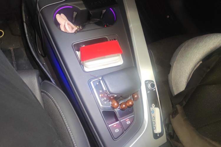 Used Audi A4L 2020 40 TFSI Luxury Dynamic Model Gear Lever