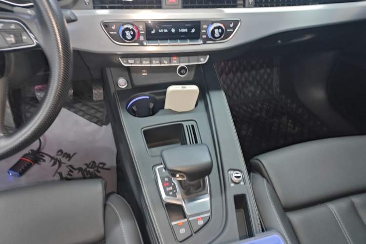 Used Audi A4L 2020 40 TFSI Luxury Dynamic Model Gear Lever