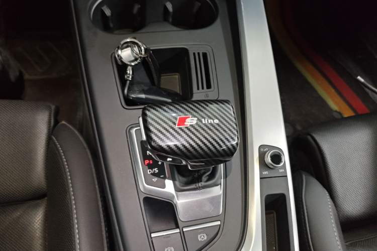 Used Audi A4L 2020 40 TFSI Luxury Dynamic Model Gear Lever