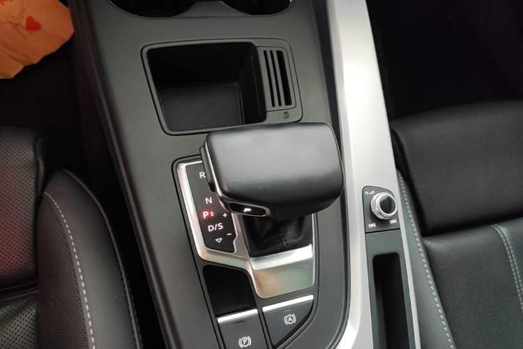 Used Audi A4L 2020 40 TFSI Fashion Dynamic Model Gear Lever