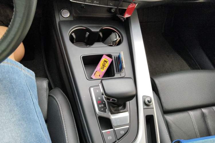 Used Audi A4L 2020 40 TFSI Fashion Dynamic Model Gear Lever