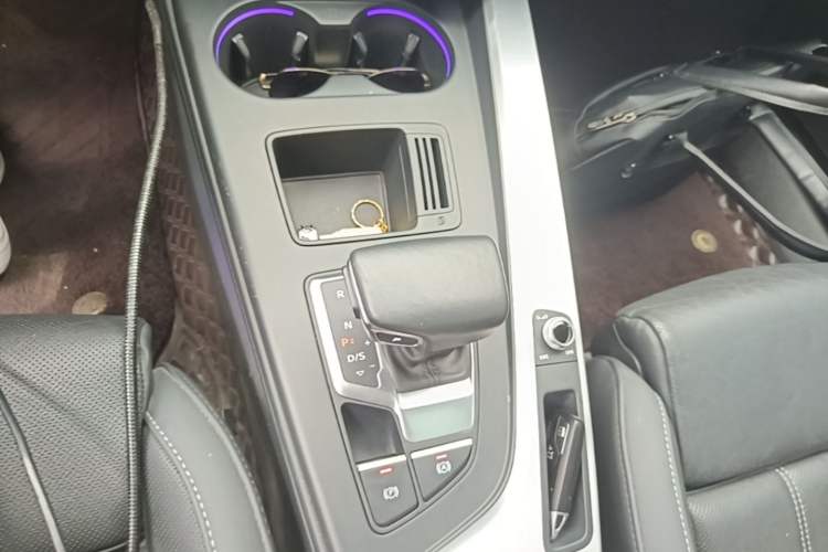 Used Audi A4L 2020 40 TFSI Fashion Dynamic Model Gear Lever