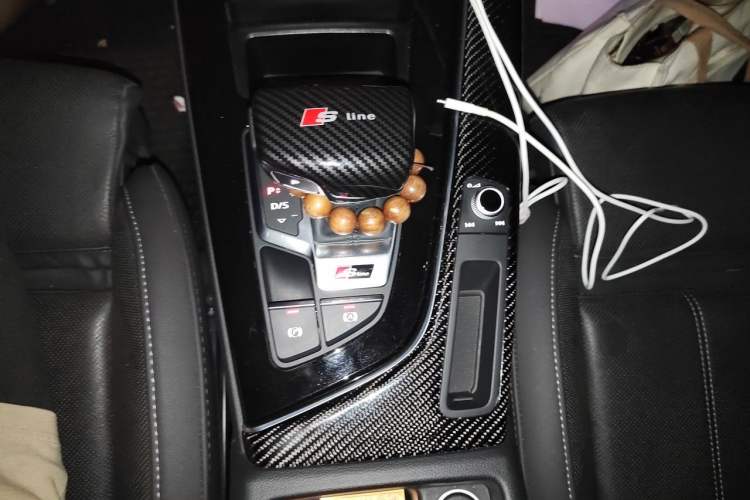 Used Audi A4L 2020 40 TFSI Luxury Dynamic Model Gear Lever