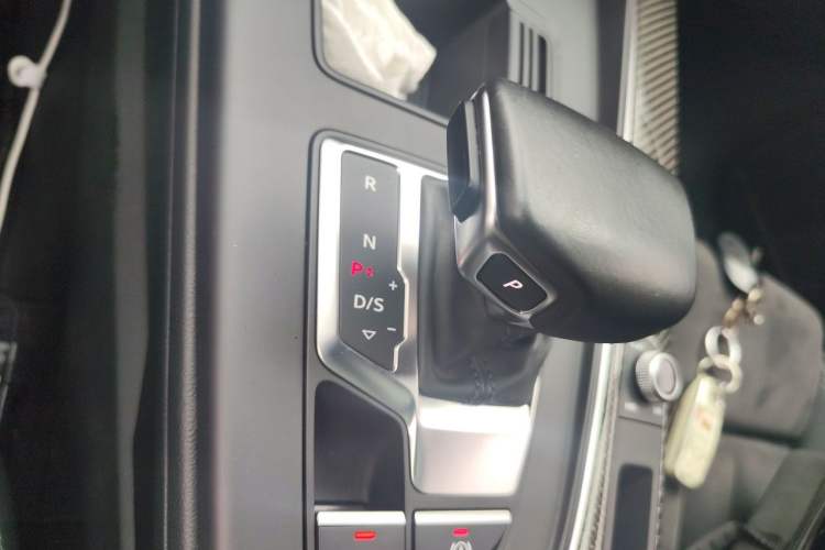 Used Audi A4L 2020 45 TFSI quattro Prestige Dynamic Edition Gear Lever