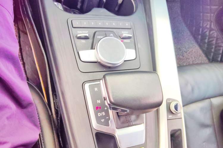 Used Audi A4L 2020 40 TFSI Luxury Prestige Edition Gear Lever