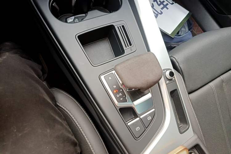 Used Audi A4L 2020 40 TFSI Fashion Dynamic Model Gear Lever