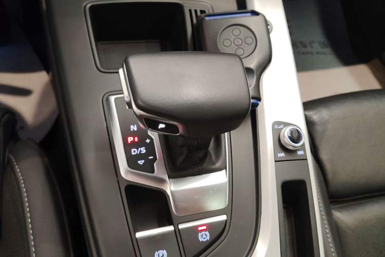 Used Audi A4L 2020 40 TFSI Fashion Dynamic Model Gear Lever