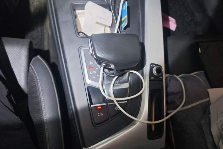 Used Audi A4L 2020 40 TFSI Luxury Dynamic Model Gear Lever