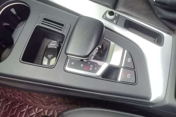 Used Audi A4L 2020 40 TFSI Fashion Dynamic Model Gear Lever