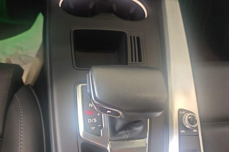 Used Audi A4L 2020 40 TFSI Fashion Dynamic Model Gear Lever