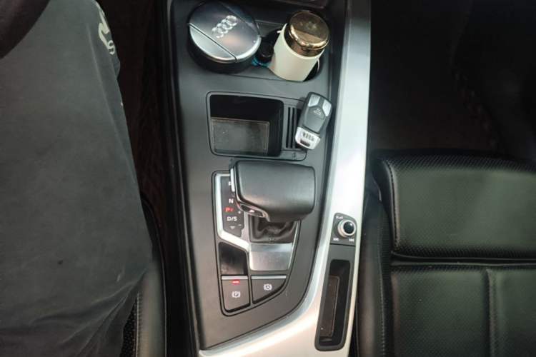 Used Audi A4L 2020 40 TFSI Fashion Dynamic Model Gear Lever