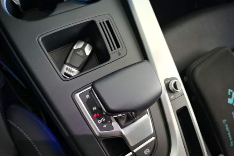 Used Audi A4L 2020 40 TFSI Fashion Dynamic Model Gear Lever