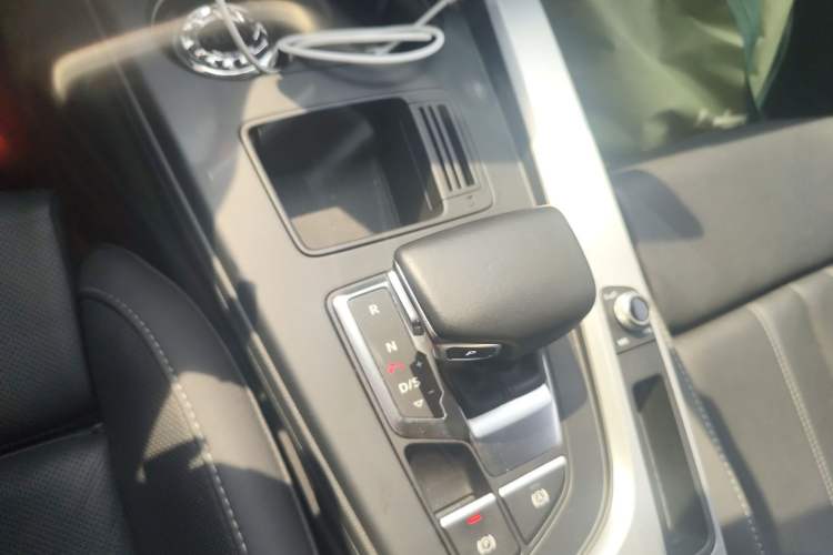 Used Audi A4L 2020 40 TFSI Fashion Dynamic Model Gear Lever