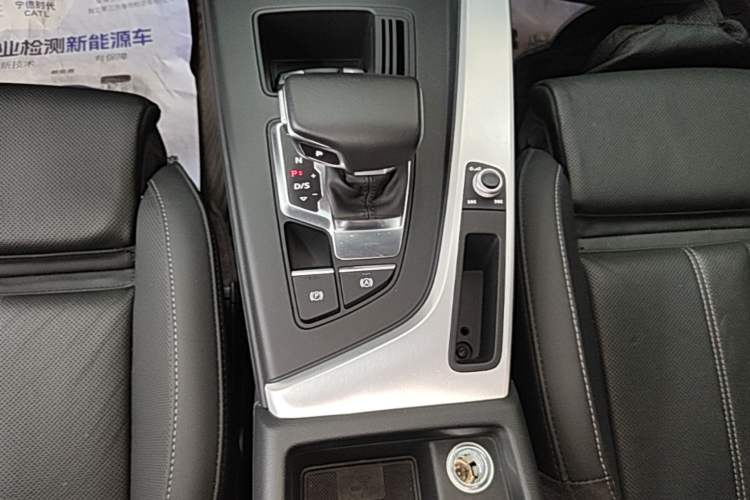 Used Audi A4L 2020 40 TFSI Fashion Dynamic Model Gear Lever