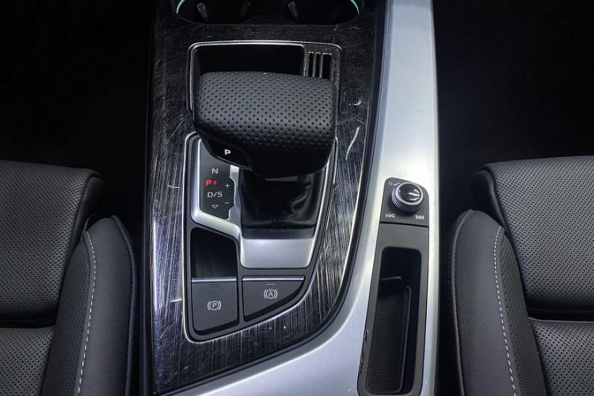 Used Audi A4L 2020 40 TFSI quattro Luxury Dynamic Model Gear Lever