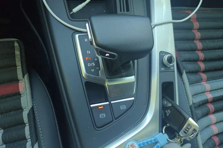 Used Audi A4L 2020 40 TFSI Fashion Dynamic Model Gear Lever