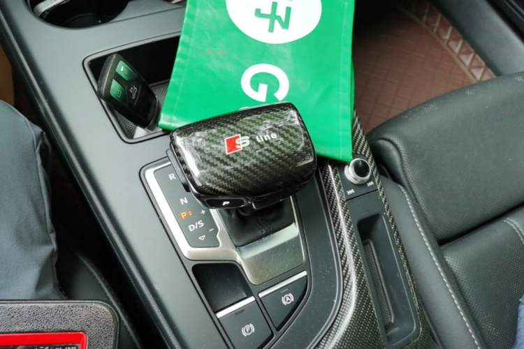 Used Audi A4L 2020 40 TFSI Fashion Dynamic Model Gear Lever