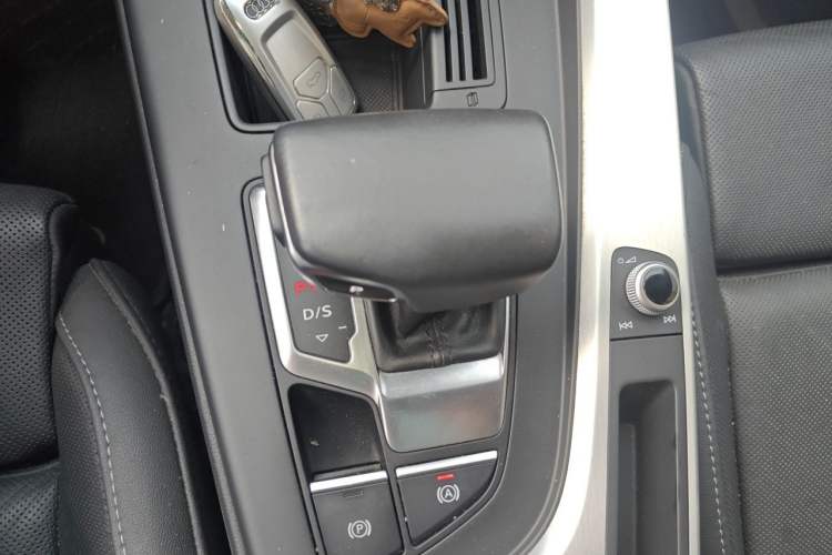 Used Audi A4L 2020 40 TFSI Fashion Dynamic Model Gear Lever