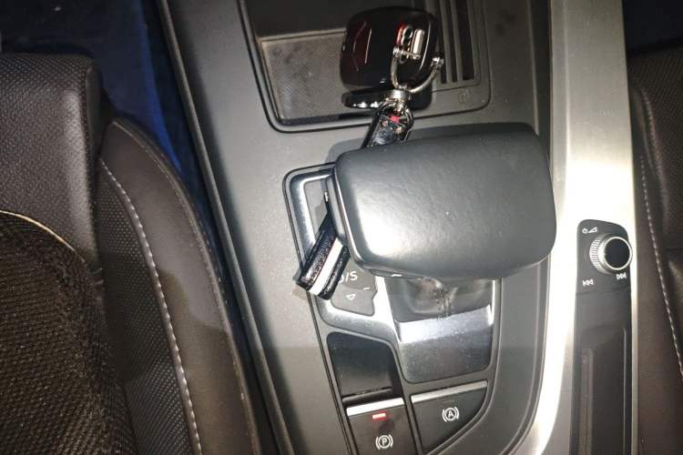 Used Audi A4L 2020 40 TFSI Fashion Dynamic Model Gear Lever