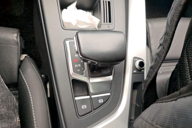 Used Audi A4L 2020 40 TFSI Fashion Dynamic Model Gear Lever